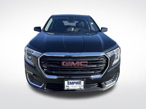Used 2024 GMC Terrain SLE image 11