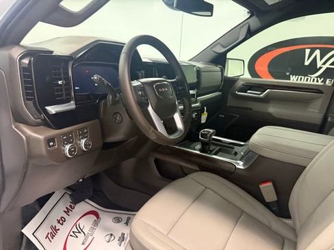 New 2026 GMC Sierra 1500 SLT AWD/4WD image 9