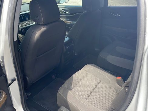 Used 2018 GMC Acadia SLE image 25