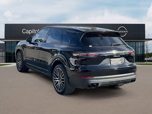 Used 2022 Porsche Cayenne Platinum Edition image 7