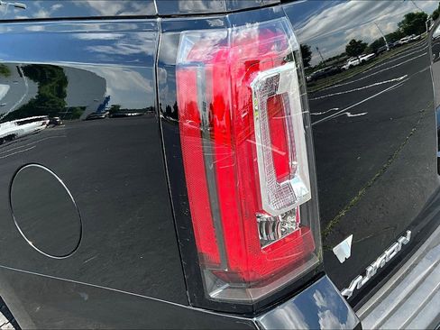 Used 2016 GMC Yukon SLE w/ Convenience Package AWD/4WD image 23