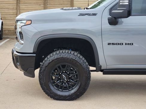 Used 2025 Chevrolet Silverado 2500 ZR2 w/ Technology Package AWD/4WD image 15