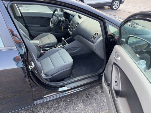 Used 2017 Kia Forte LX FWD image 9