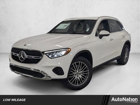 Used 2026 Mercedes-Benz GLC 300 image 1