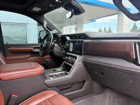 Used 2024 GMC Sierra 2500 Denali Ultimate w/ Max Trailering Package AWD/4WD image 11
