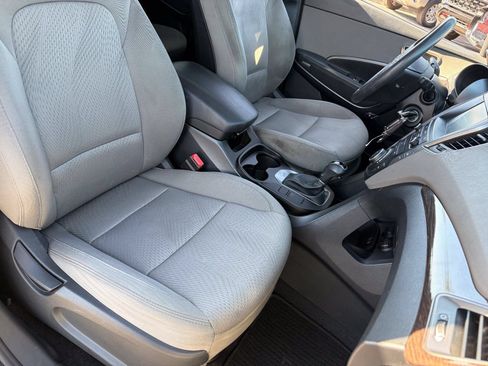 Used 2017 Hyundai Santa Fe Sport FWD image 11