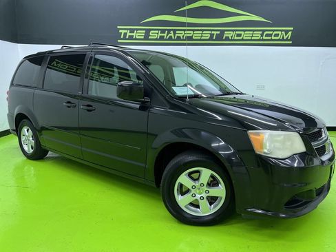 Used 2012 Dodge Grand Caravan SXT w/ Entertainment Group 1 FWD image 1