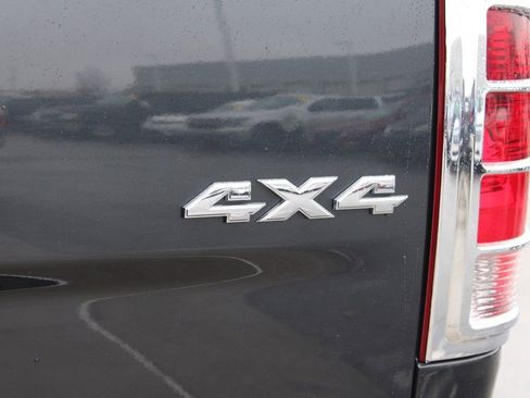 Used 2016 RAM 2500 Tradesman w/ Chrome Appearance Group image 9