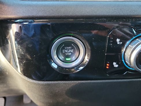 Used 2023 GMC Sierra 1500 Elevation image 12