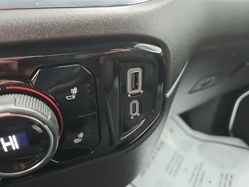 Used 2025 Chevrolet Silverado 1500 LT image 69