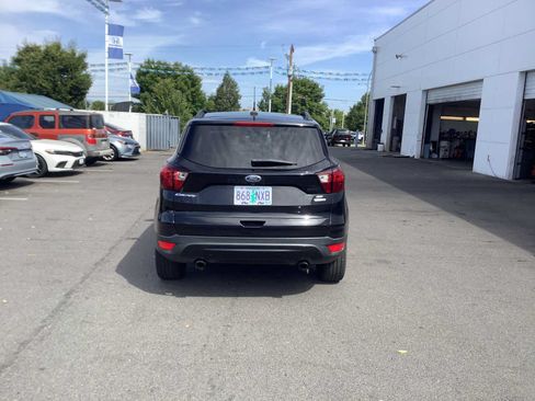 Used 2019 Ford Escape SE AWD/4WD image 5