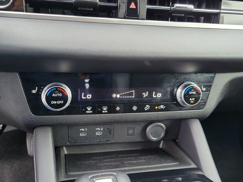 Used 2025 Mitsubishi Outlander SE FWD image 24