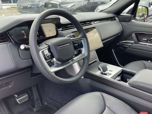 New 2026 Land Rover Range Rover Long Wheelbase SE AWD/4WD image 13