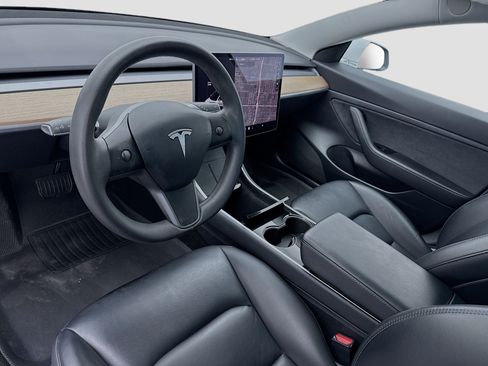 Used 2020 Tesla Model 3 Standard Range Plus RWD image 7