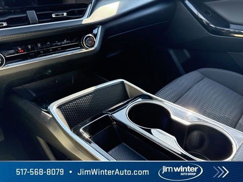 Used 2025 Chevrolet Equinox LT w/ Safety and Technology Package image 28