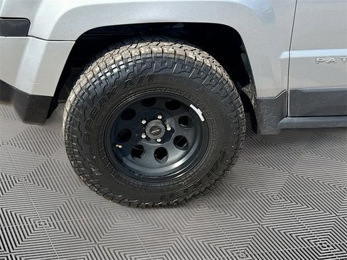 Used 2017 Jeep Patriot Latitude image 33