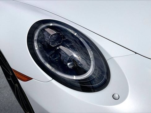 Used 2018 Porsche 911 GT3 RWD image 12