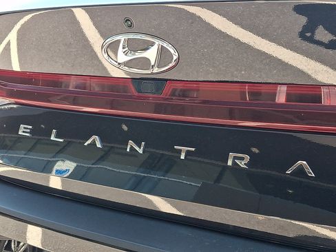 Used 2023 Hyundai Elantra SEL FWD image 30