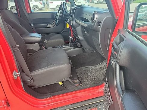 Used 2017 Jeep Wrangler Unlimited Sport AWD/4WD image 12