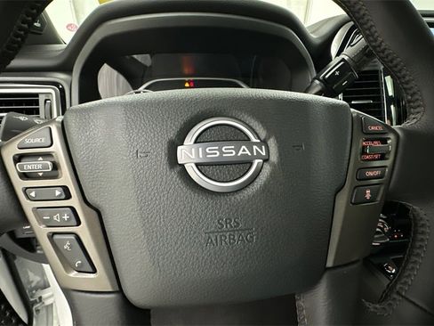 Used 2023 Nissan Titan Platinum Reserve w/ Moonroof Package image 15