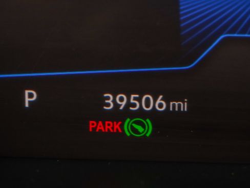 Used 2022 Volkswagen Tiguan SE R-Line image 15