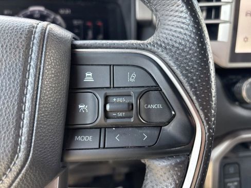 Used 2025 Toyota Tundra Limited image 17