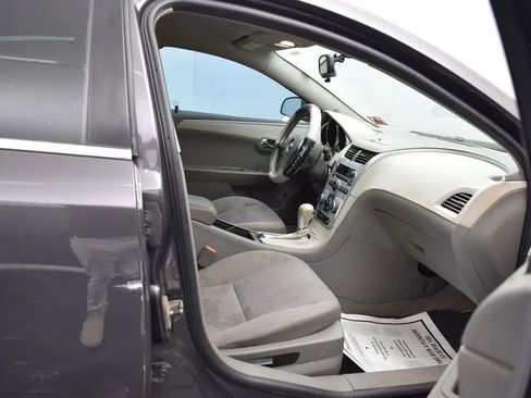 Used 2011 Chevrolet Malibu LS image 16