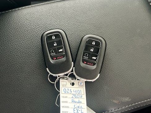 Used 2024 Honda Civic EX-L image 33