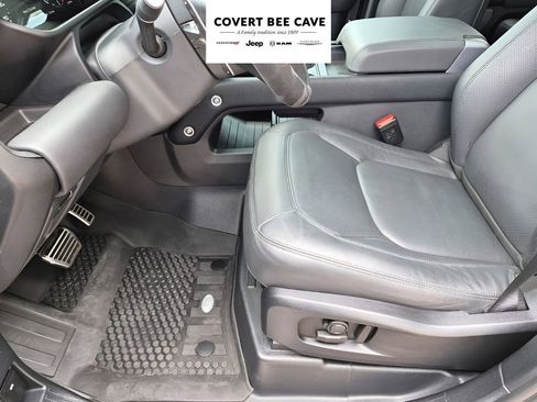 Used 2024 Land Rover Defender 110 Carpathian Edition image 32