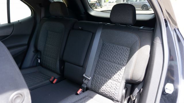 Used 2023 Chevrolet Equinox LT FWD image 16