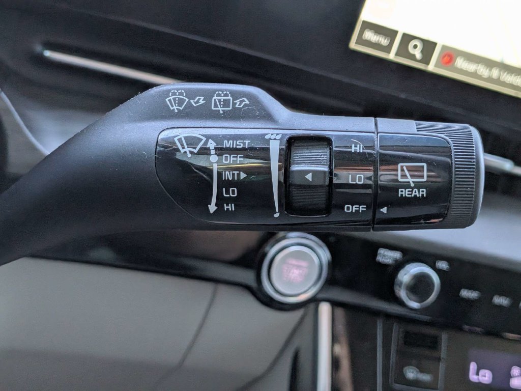 Used 2024 Kia Carnival SX FWD image 31