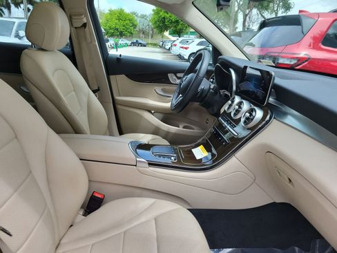 Used 2021 Mercedes-Benz GLC 300 image 14