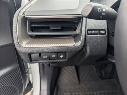 Used 2024 Toyota Prius XLE image 13