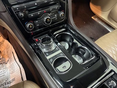 Used 2016 Jaguar XJ L Portfolio image 21
