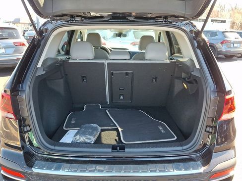 Certified 2023 Volkswagen Taos SE image 28