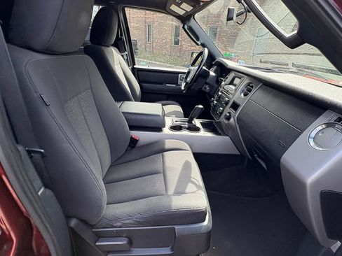 Used 2017 Ford Expedition XLT AWD/4WD image 35