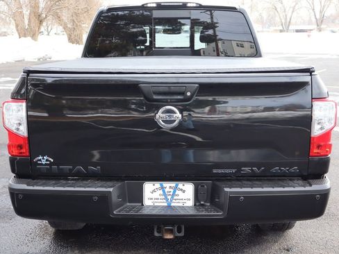 Used 2018 Nissan Titan SV w/ SV Convenience Package image 6