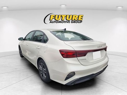 Used 2023 Kia Forte LXS w/ LXS Technology Package FWD image 4