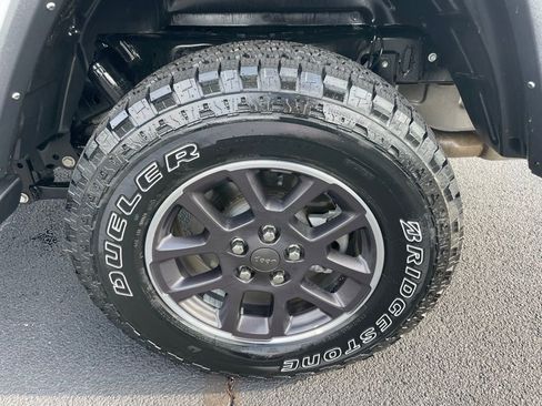 Used 2022 Jeep Gladiator Overland w/ LED Lighting Group AWD/4WD image 41