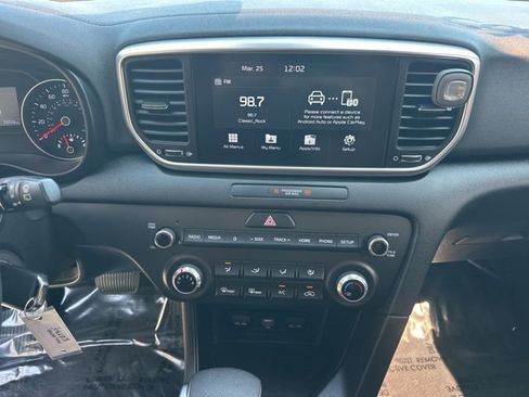 Used 2022 Kia Sportage LX image 21
