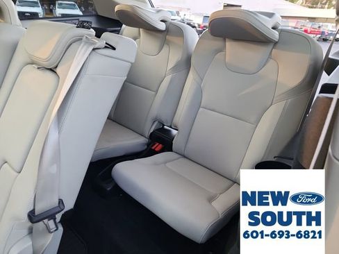 Used 2025 Volvo XC90 B6 Plus w/ Protection Package Premier image 33