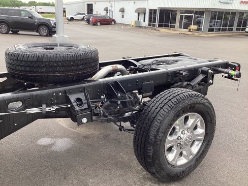 New 2026 RAM 3500 Tradesman AWD/4WD image 9
