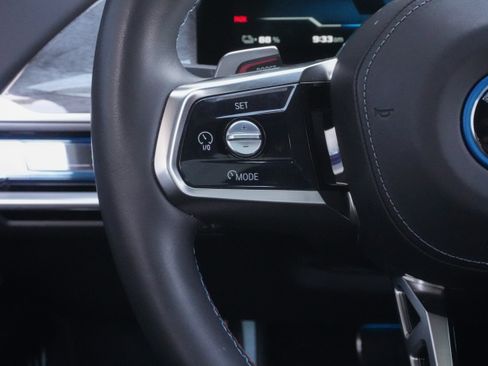 Used 2024 BMW i7 M70 w/ Premium Package AWD/4WD image 19