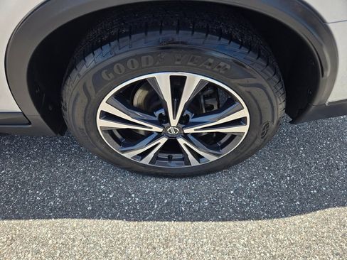 Used 2018 Nissan Rogue SL FWD image 12