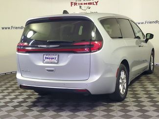 Used 2024 Chrysler Pacifica Touring-L FWD video 3