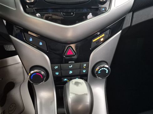 Used 2014 Chevrolet Cruze LT FWD image 12