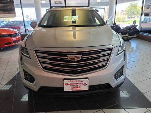 Used 2019 Cadillac XT5 Premium Luxury image 3