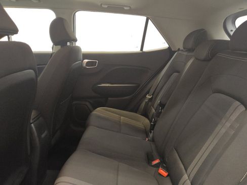 Used 2021 Hyundai Venue SEL w/ Premium Package FWD image 18