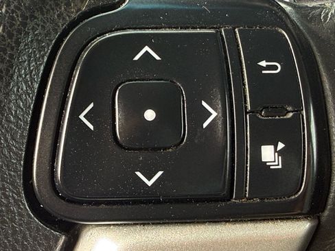 Used 2017 Toyota Sienna XLE w/ XLE Navigation Package FWD image 15