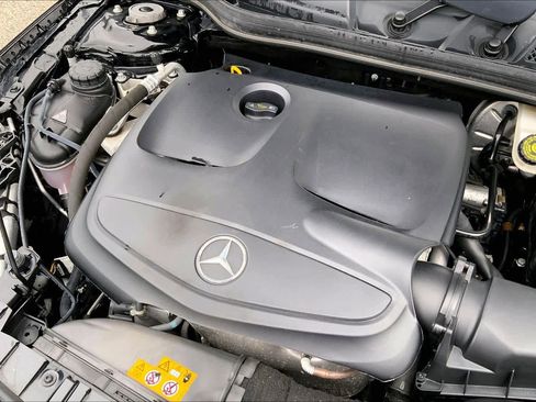 Used 2019 Mercedes-Benz GLA 250 4MATIC image 31